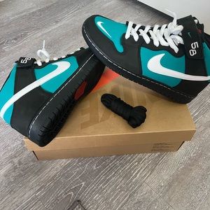 Nike SB Dunk Freshwater (Griffey JR) size 8.5